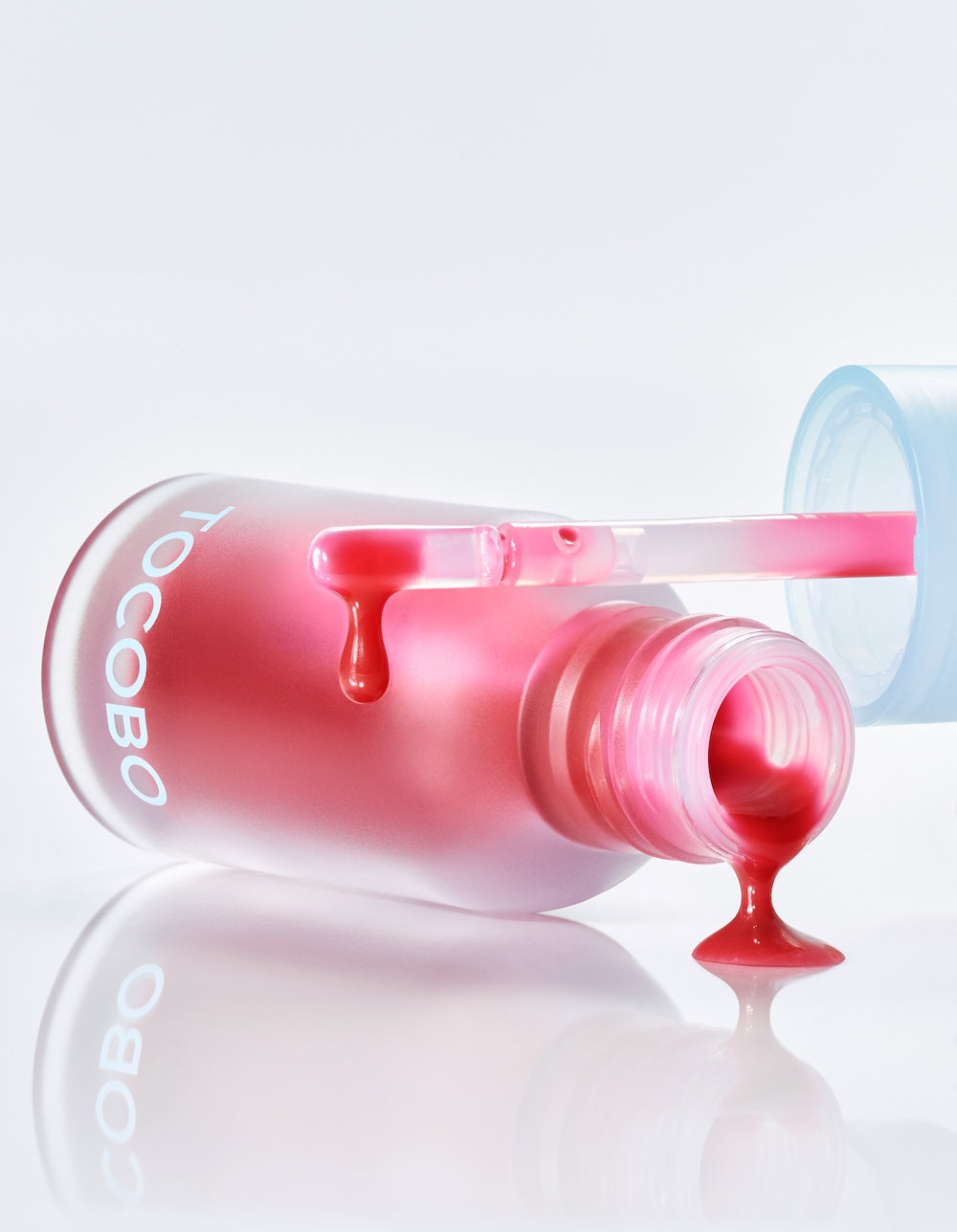 TOCOBO Juicy Berry Plumping Lip Oil 17 BERRY MILK 4g - official product image 14