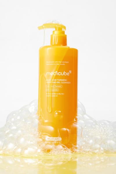 Medicube Kojic Acid Turmeric Gel to Foam Cleanser 500ml product image