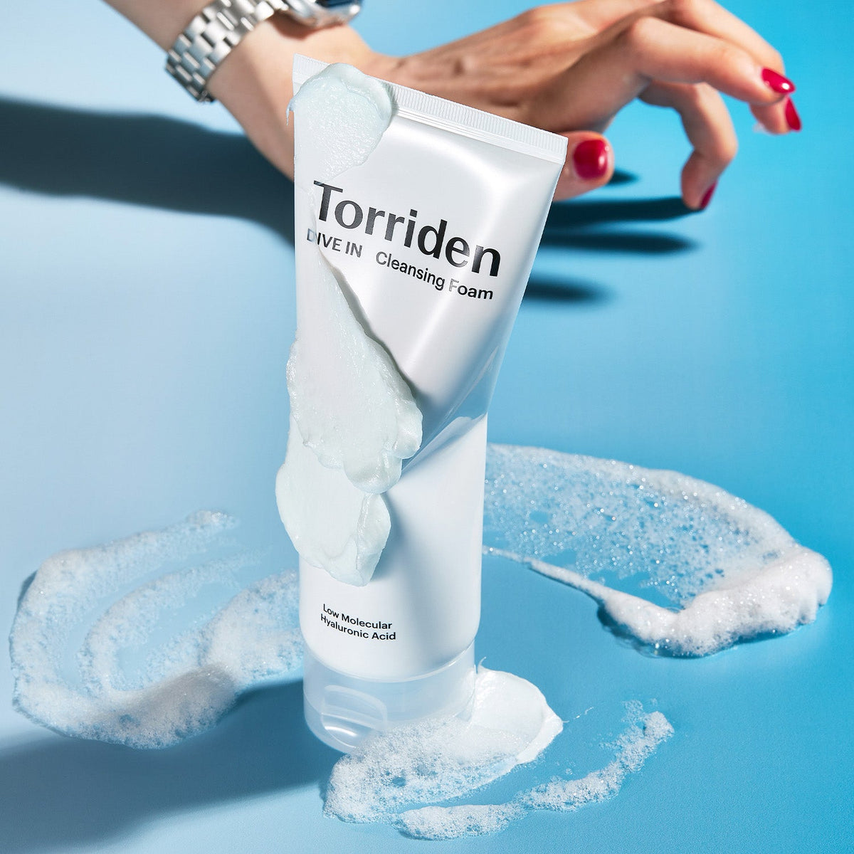 Torriden DIVE IN Low Molecular Hyaluronic Acid Cleansing Foam 150ml - official product image 4